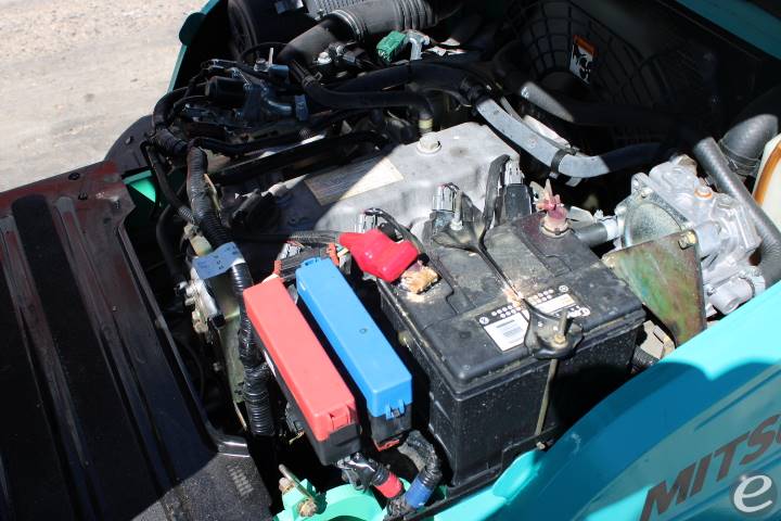 2013 Mitsubishi FGC25N