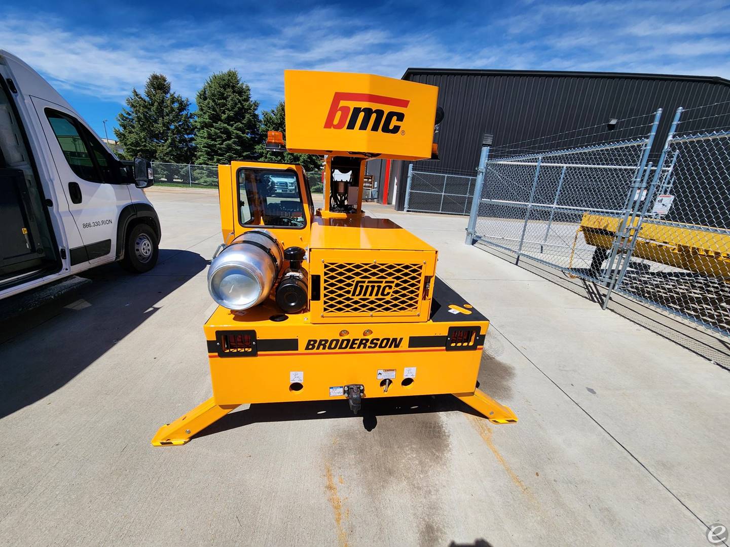 2024 Broderson IC352G