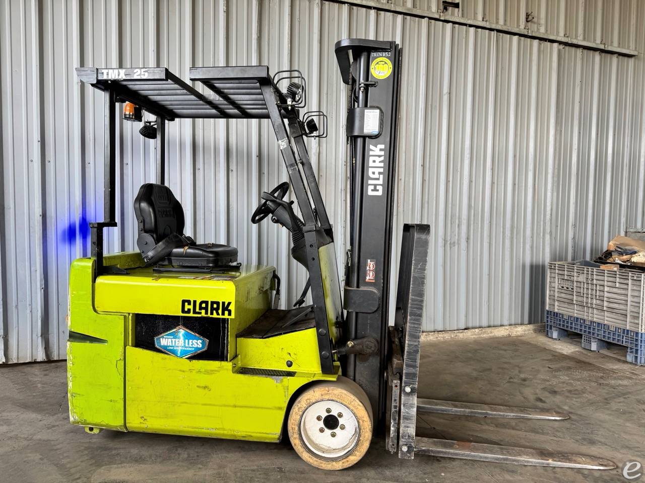 2016 Clark TMX25