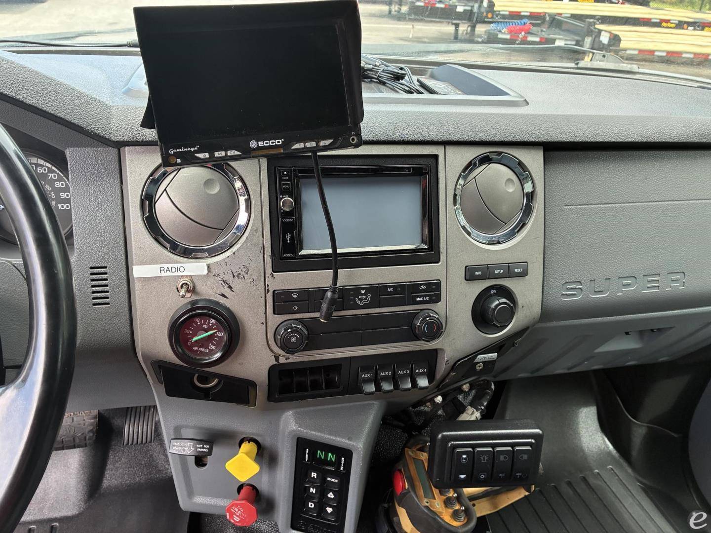 2015 Ford F750 XLT SD