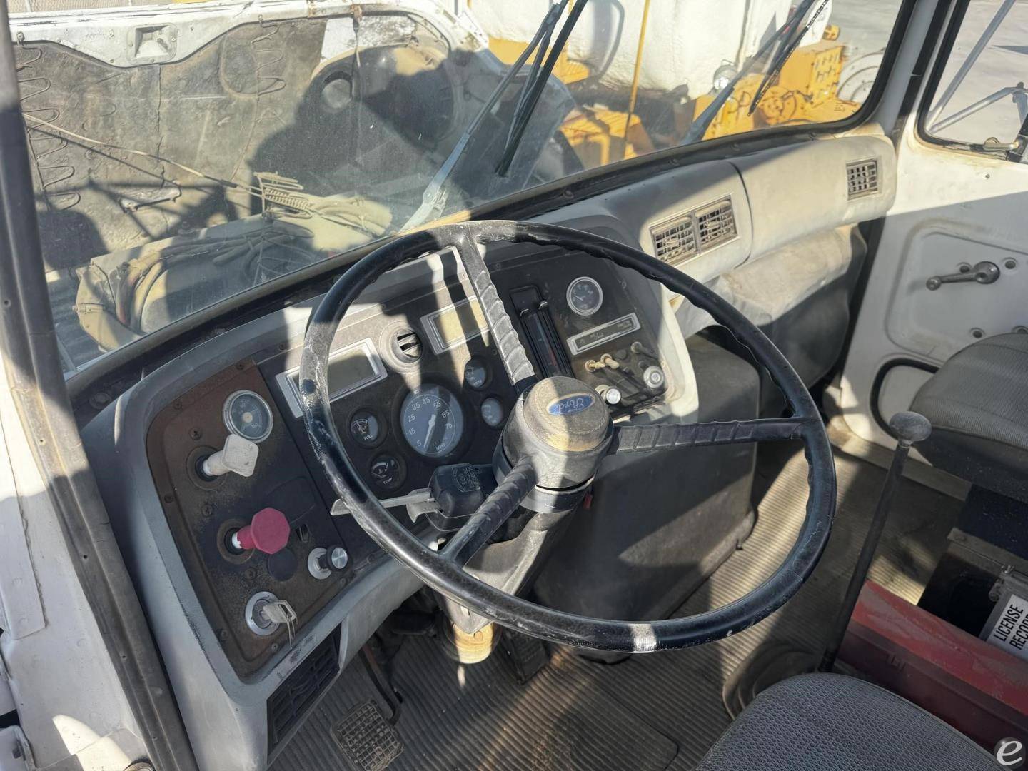 1991 Ford L8000
