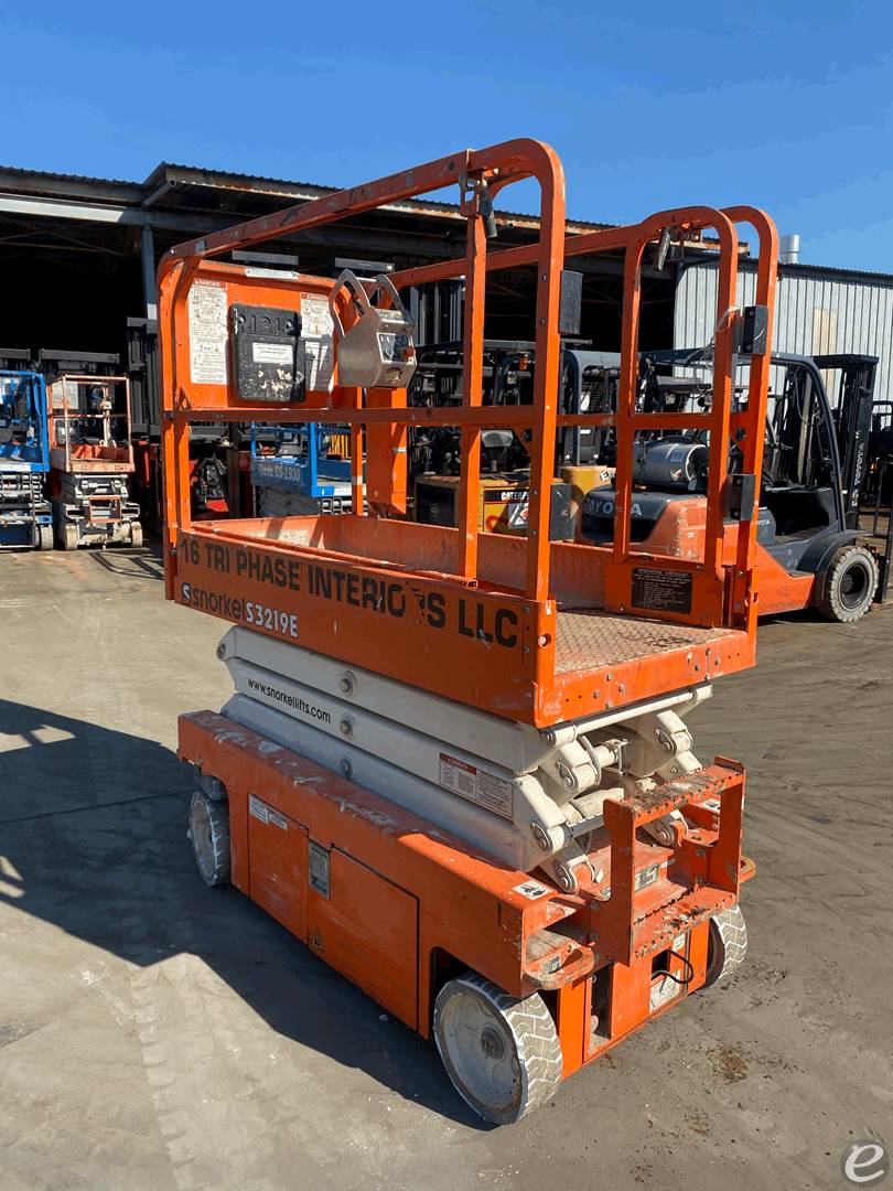 2017 Snorkel S3219E Electric Scissor Lift - 123Forklift