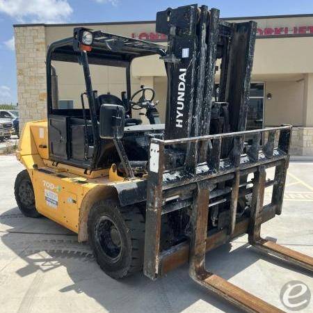 2019 Hyundai 70D-9
