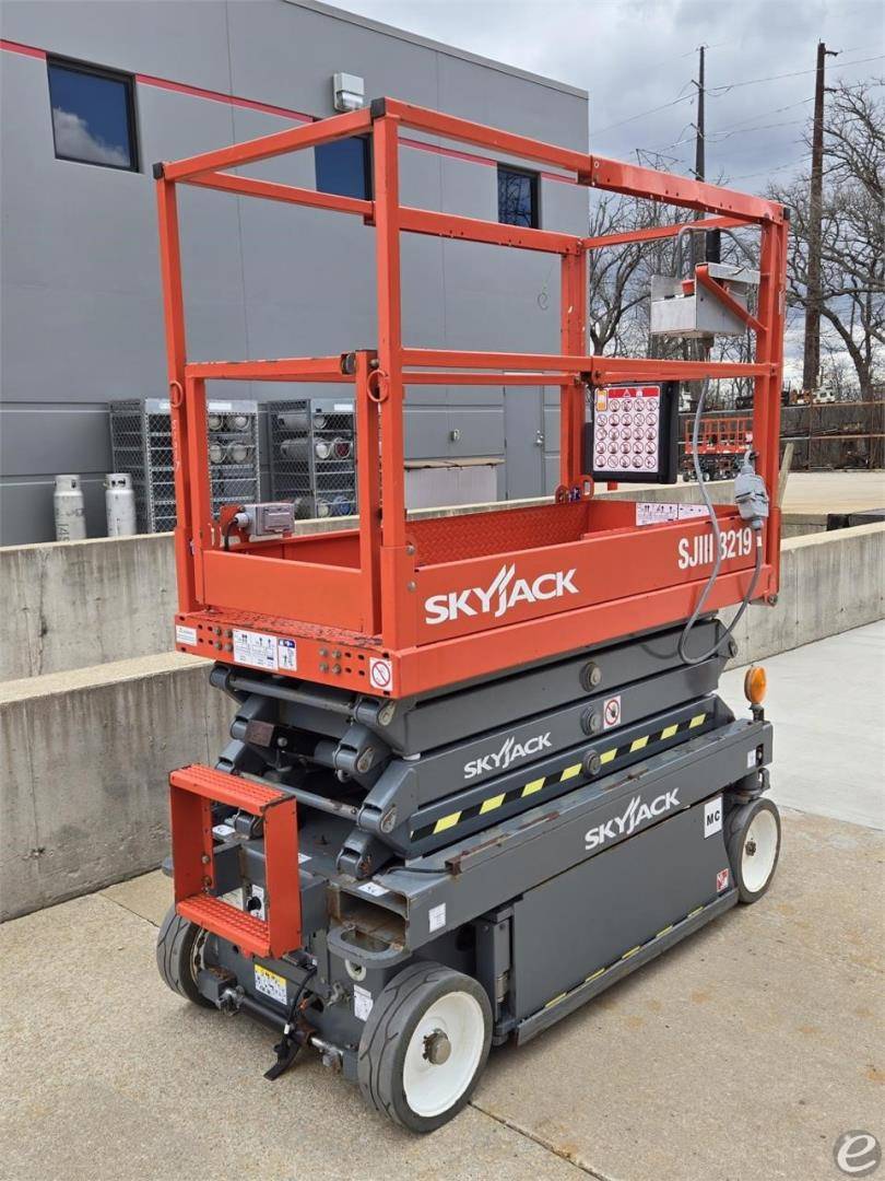 2019 Skyjack SJIII3219 Electric Scissor Lift - 123Forklift