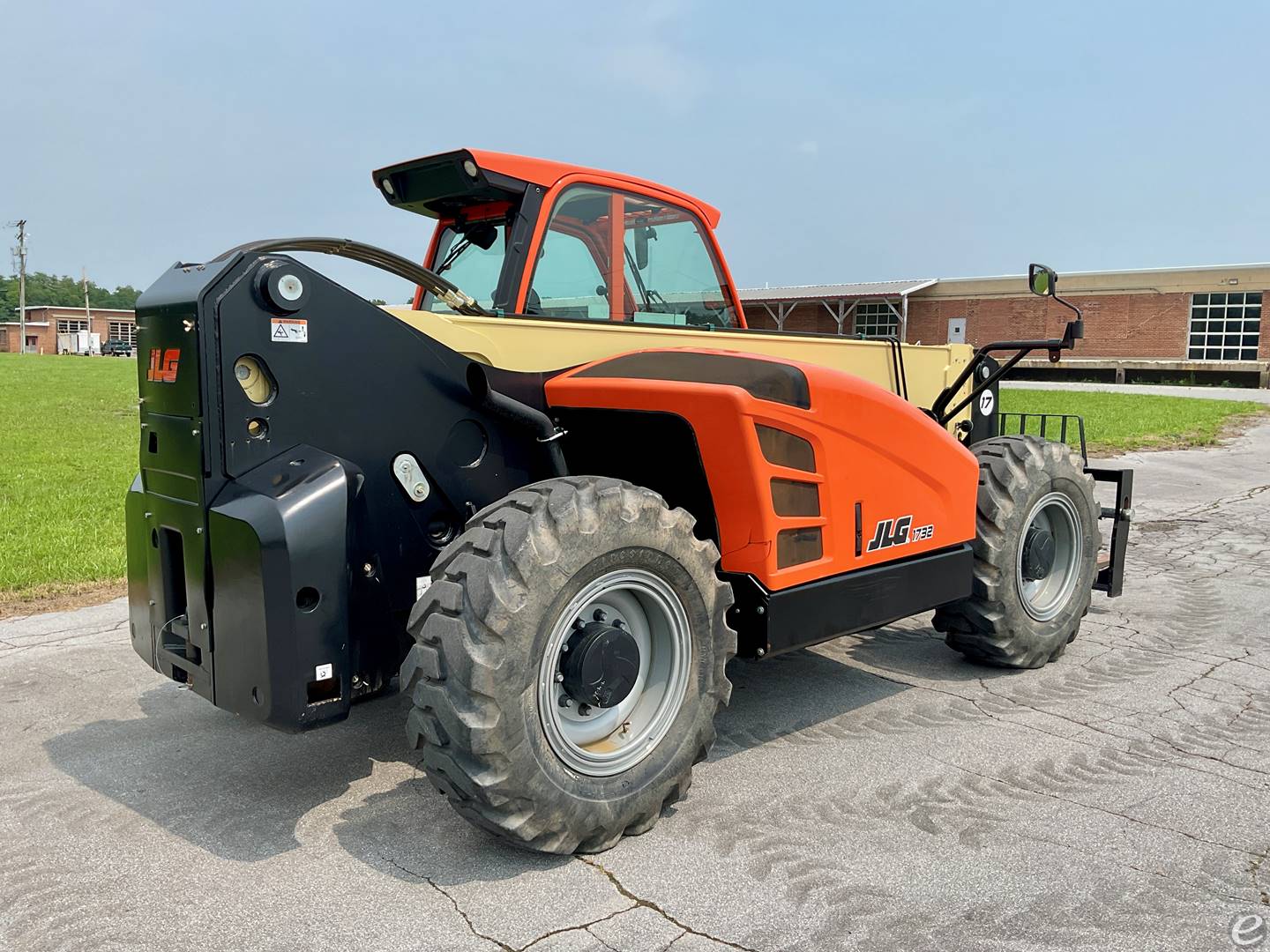2025 JLG 1732