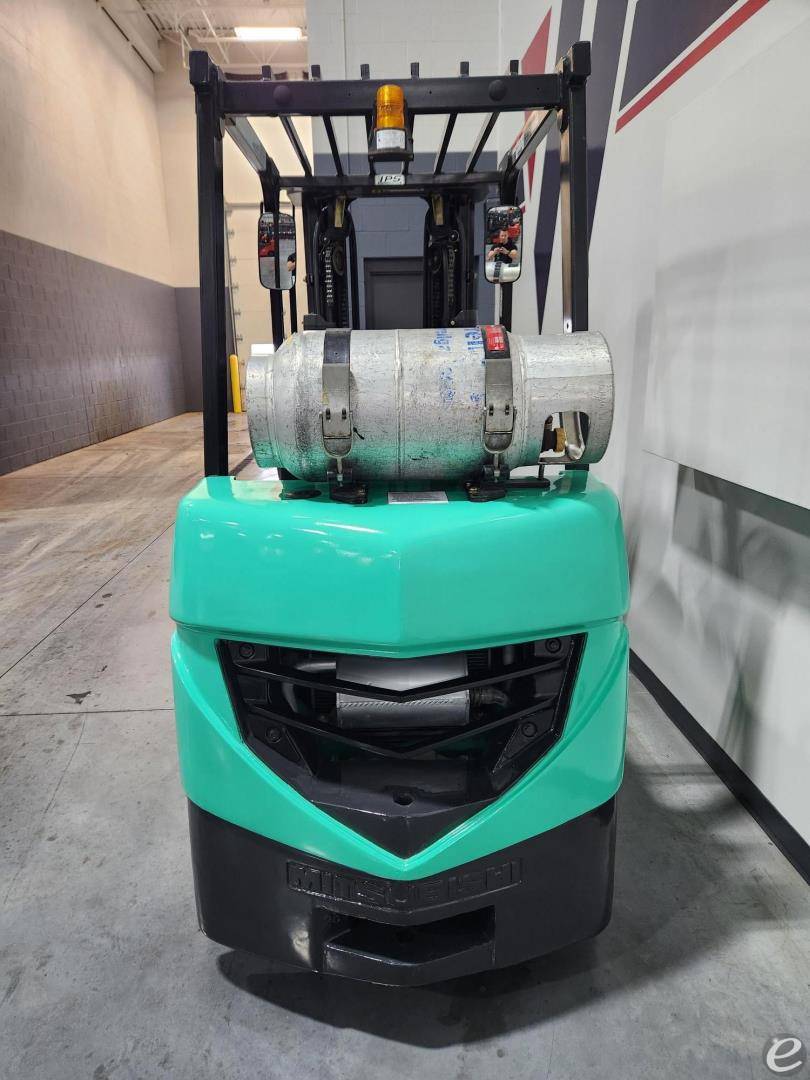 2015 Mitsubishi FGC25N