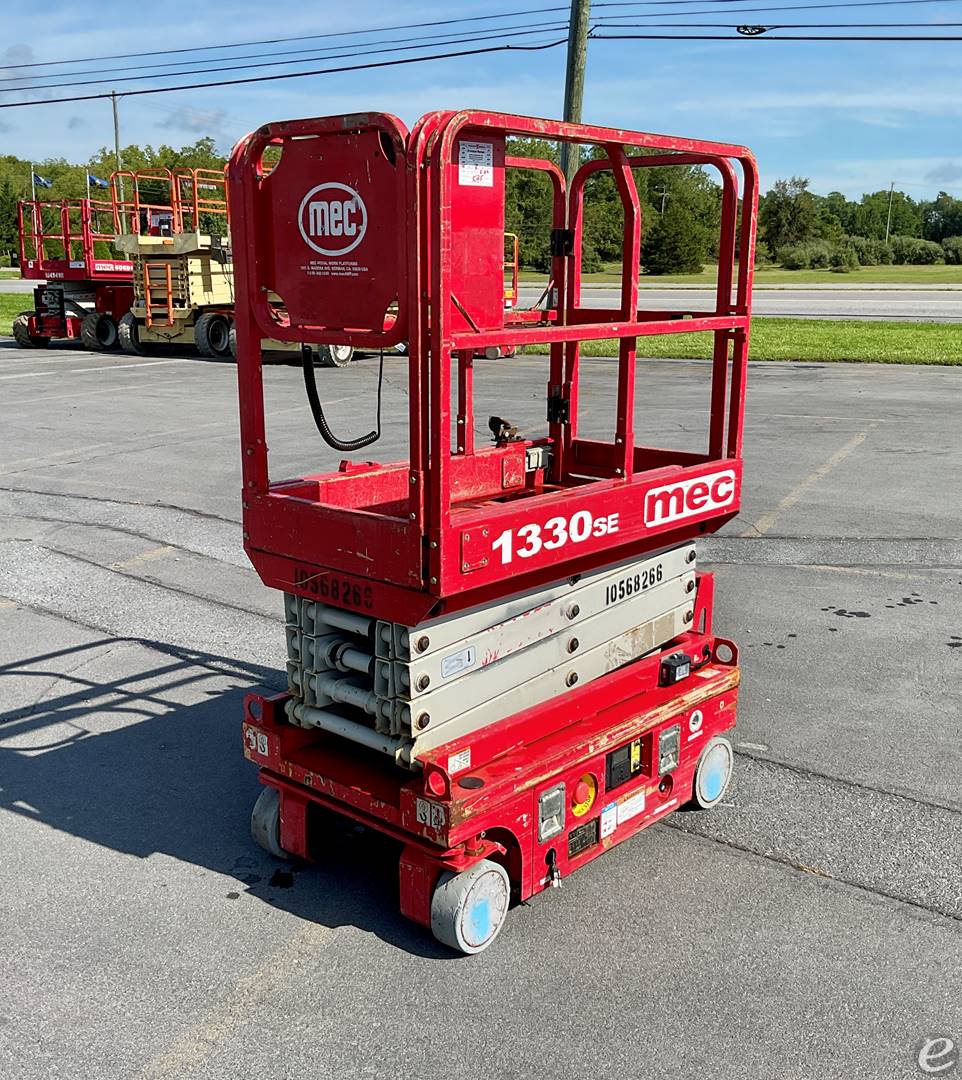 2017 JLG 1330SE