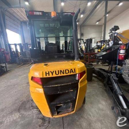 2019 Hyundai 30D-9