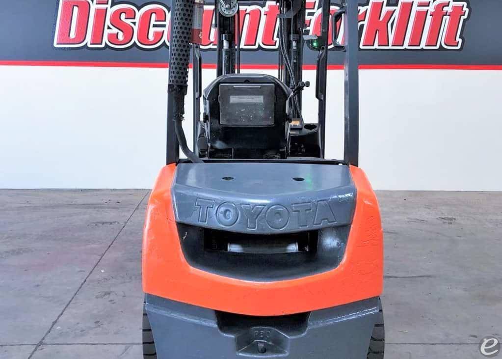  Toyota 8FD35U Diesel Forklift - 123Forklift