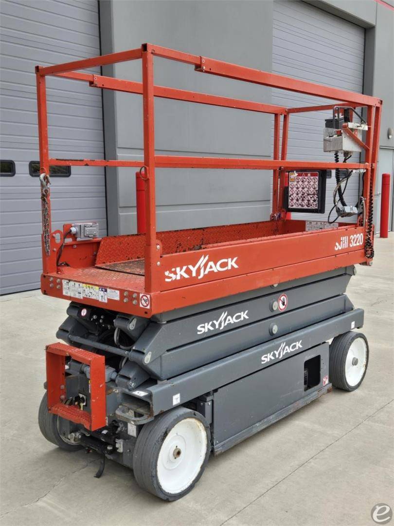 2018 Skyjack SJIII3220 Electric Scissor Lift - 123Forklift