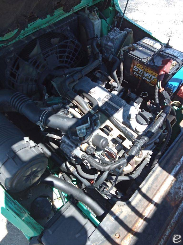 2013 Mitsubishi FGC30N