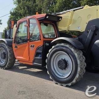 2016 JLG 1055