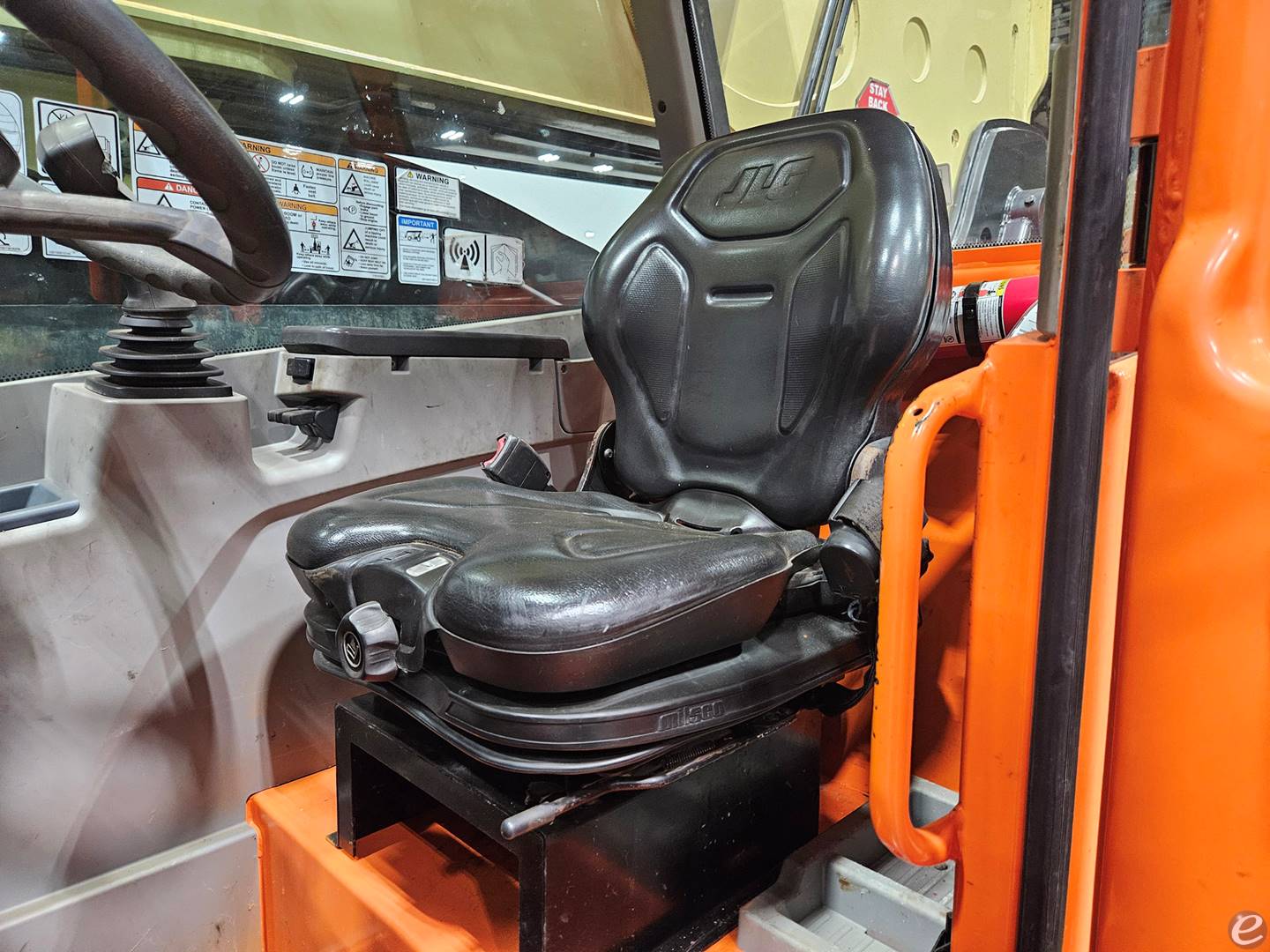 2020 JLG 1255