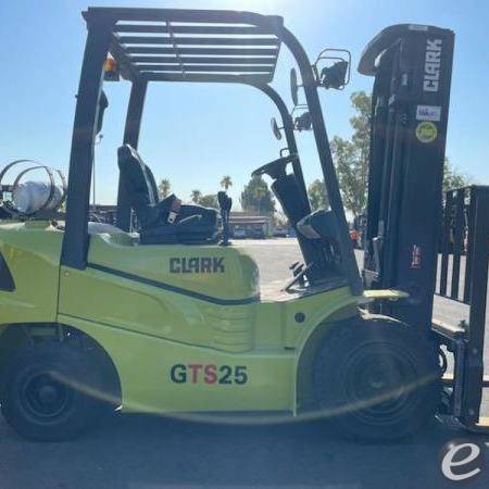 2019 Clark GTS25 LP Gas Forklift