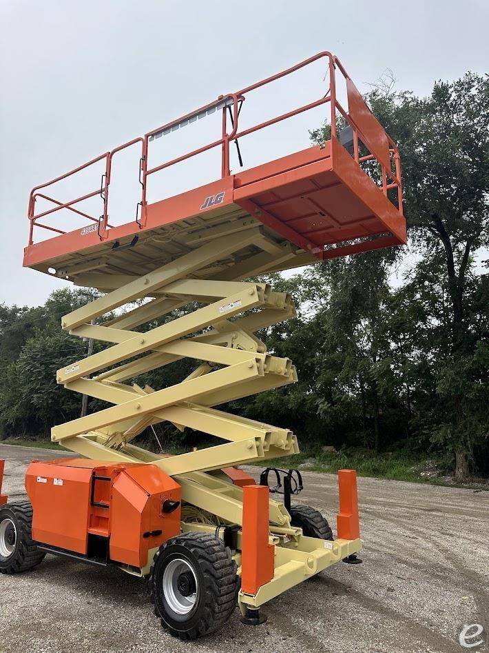 2015 JLG 4394RT