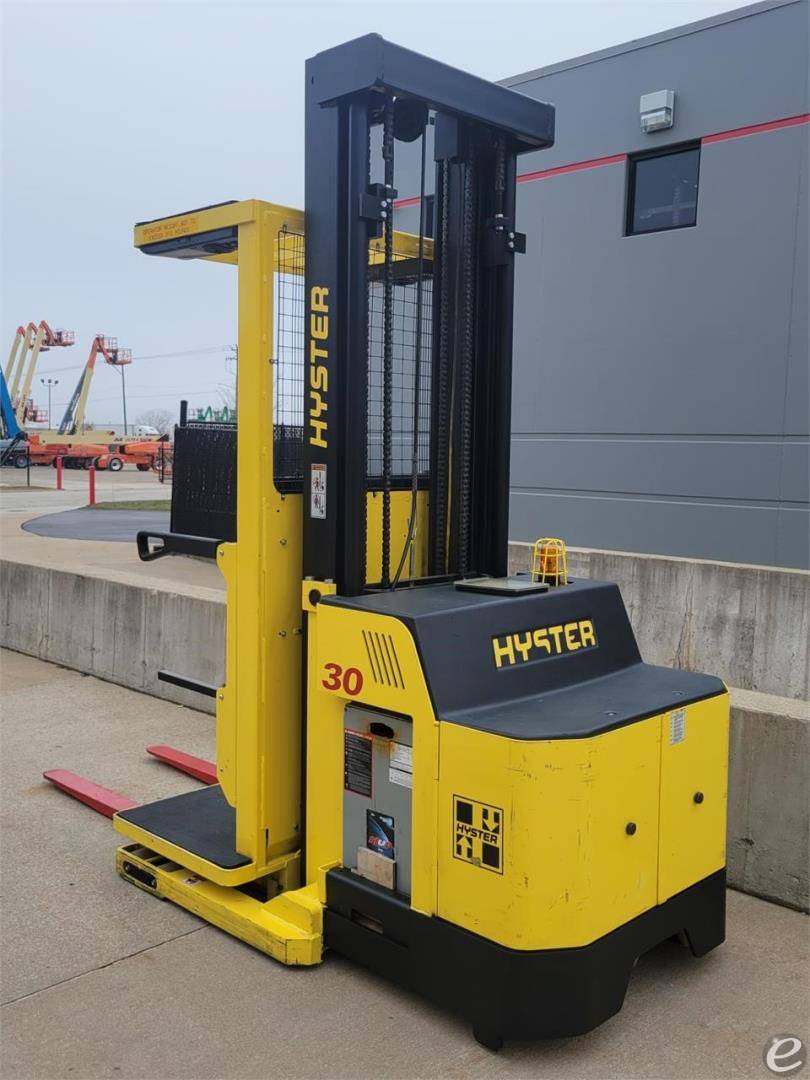2015 Hyster R30XMS3 Electric Order Picker - 123Forklift
