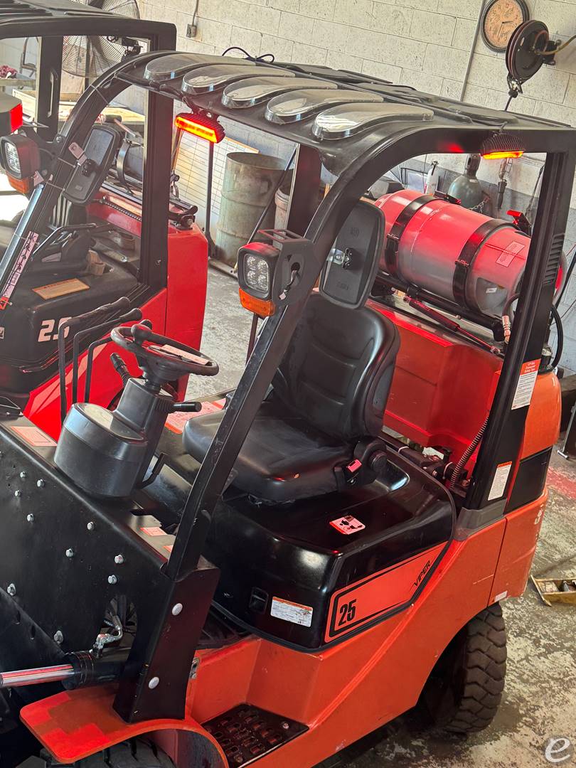 2021 Viper Lift Trucks FY25