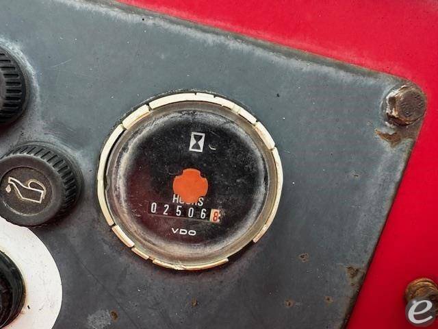 2006 Moffett M5500