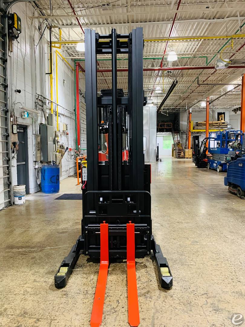  Raymond EASIR40TT Electric Reach Truck - 123Forklift