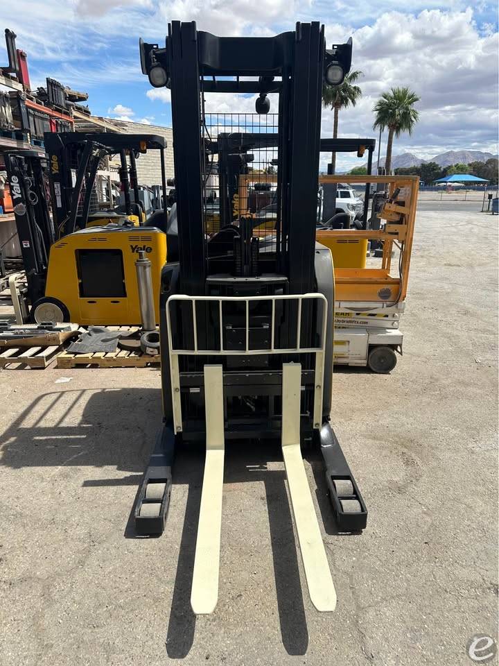 2019 Yale NR045EB