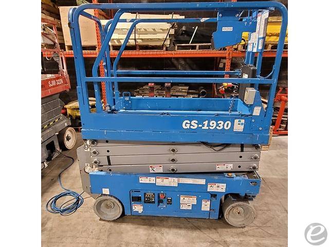 2015 Genie GS-1930 Electric Scissor...
