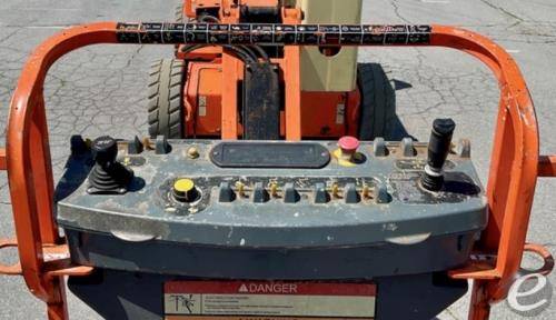 2016 JLG E450AJ