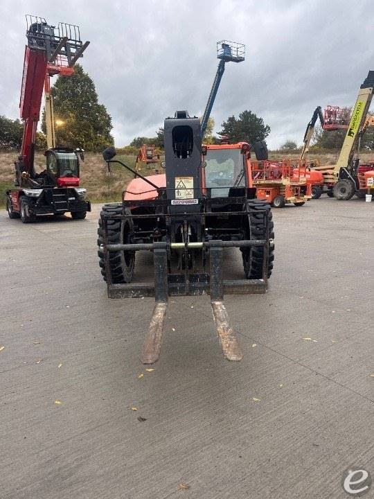 2022 JLG 943