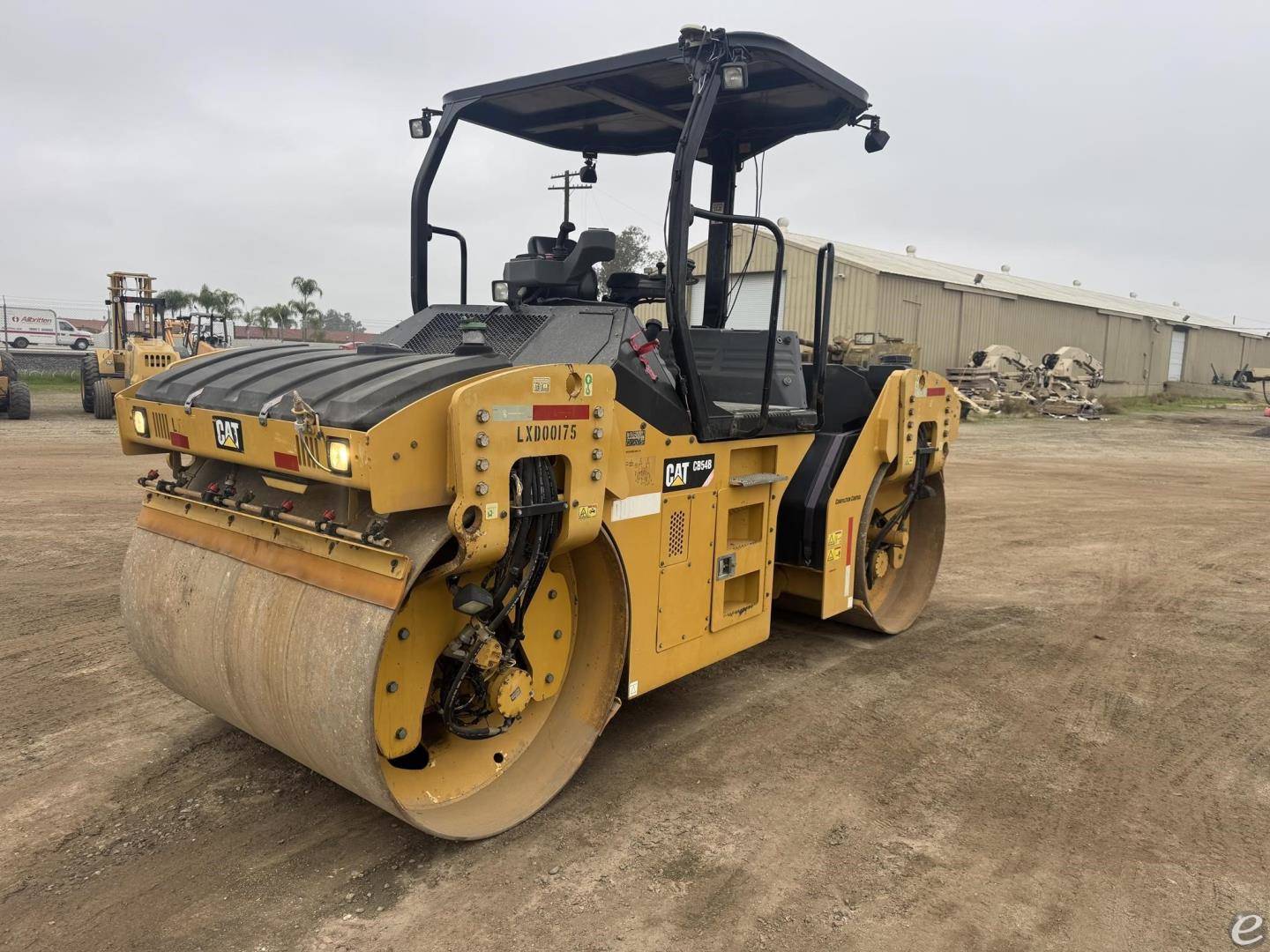2013 Cat CB54B