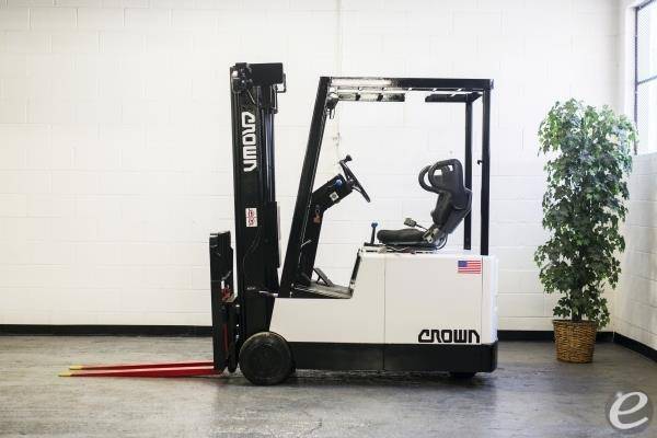 1995 Crown 30SCTT-S Electric Forklift - 123Forklift