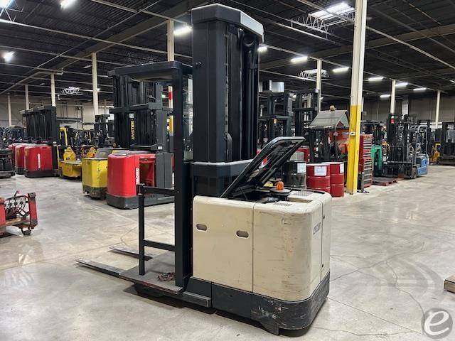 2002 Crown SP3020-30