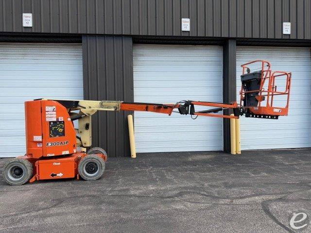 2020 JLG E300AJP