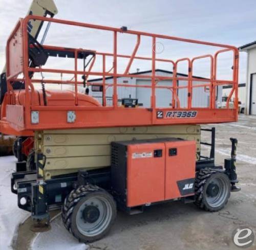 2022 JLG RT3369