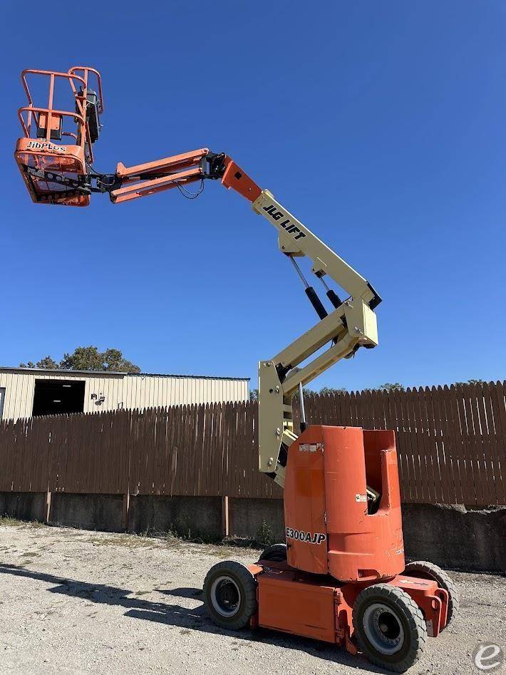 2018 JLG E300AJP