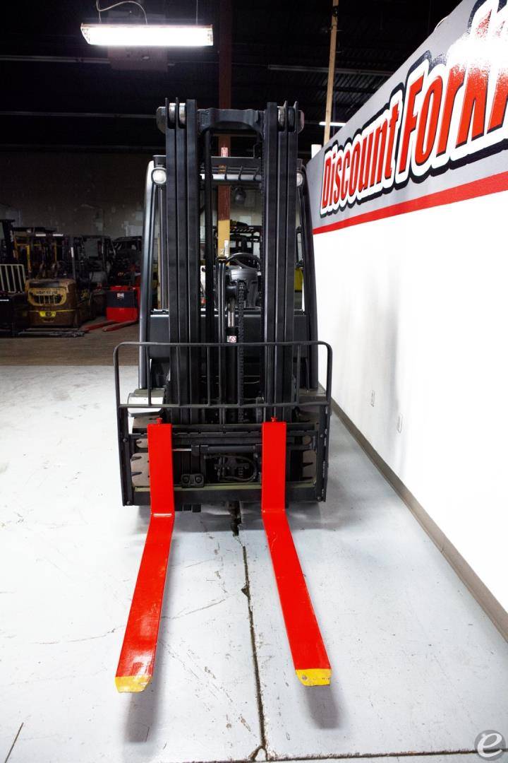 2011 Yale GLP050VXEUSE090 LP Gas Forklift - 123Forklift