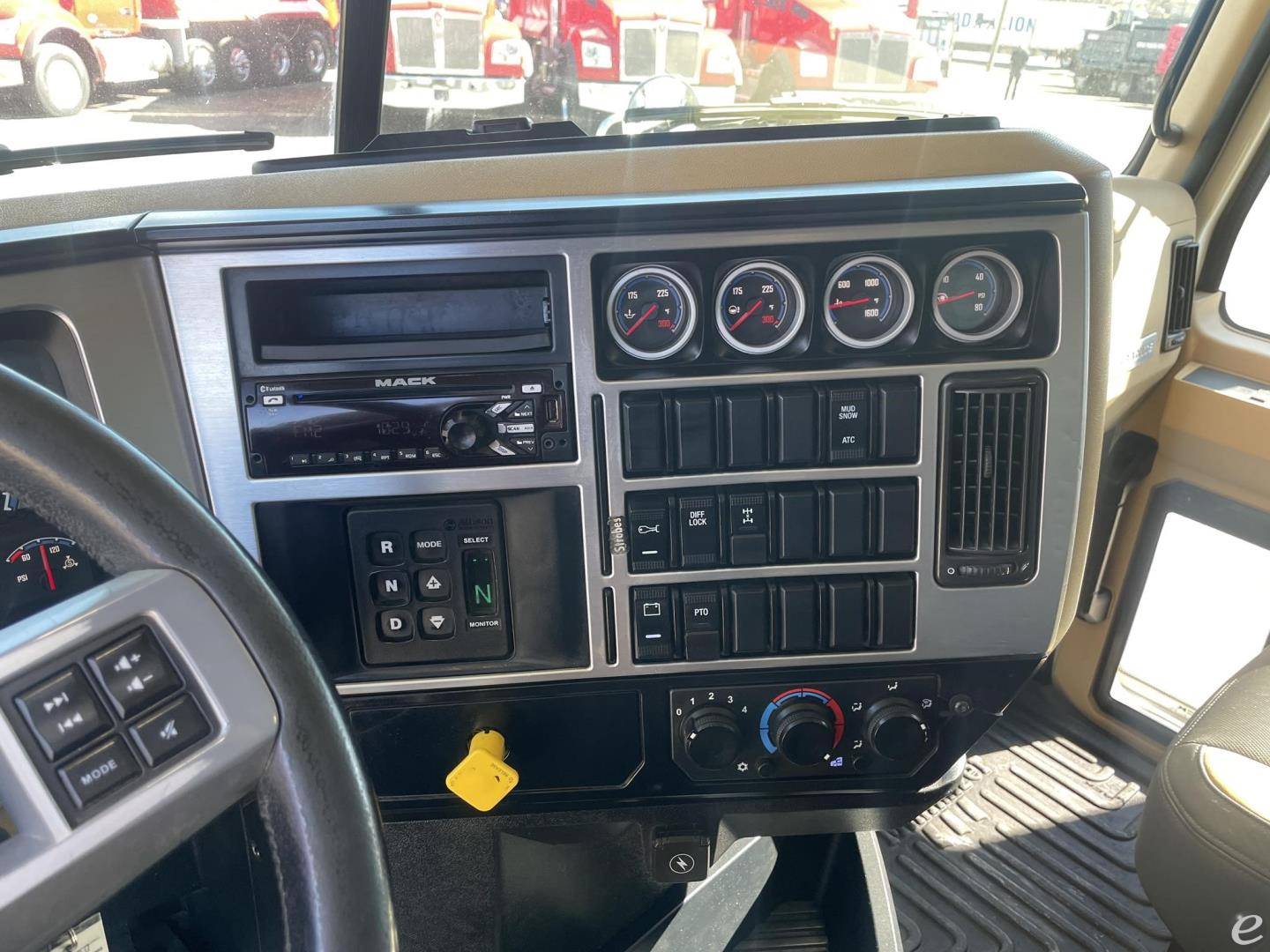 2020 Mack GRANITE 64FR