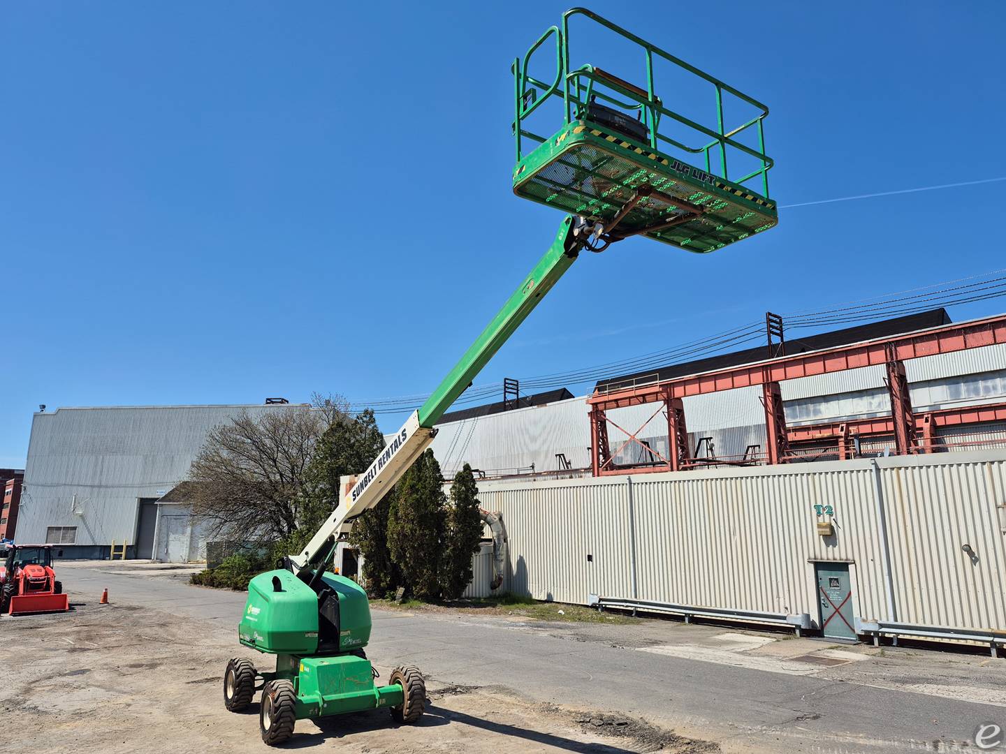 2017 JLG 400S