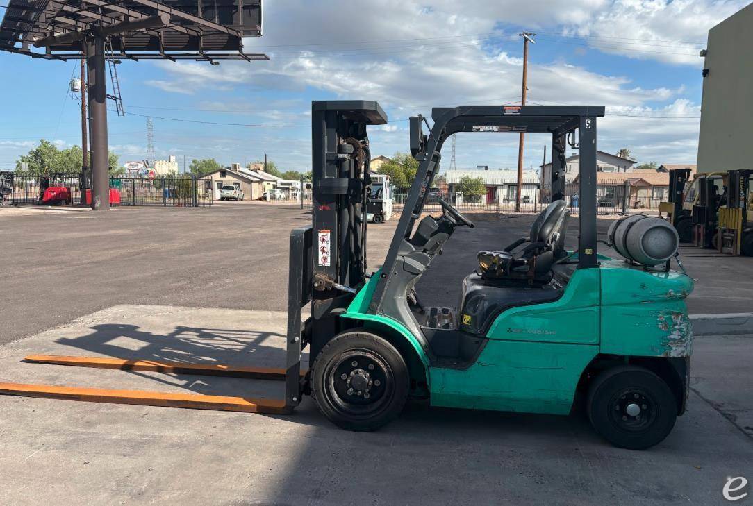 2020 Mitsubishi FG30N