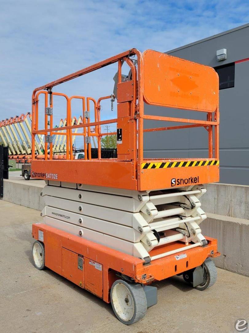 2017 Snorkel S4732E Electric Scissor Lift - 123Forklift