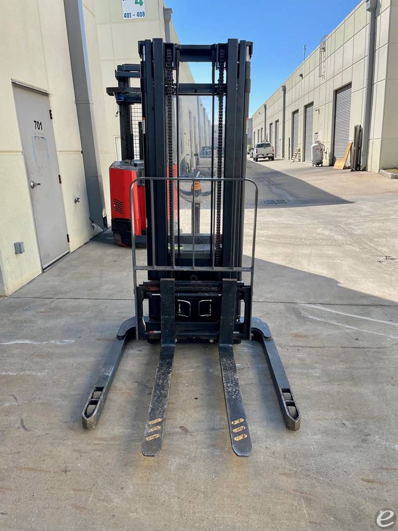 2018 Crown SX3000-40 Electric Forklift - 123Forklift