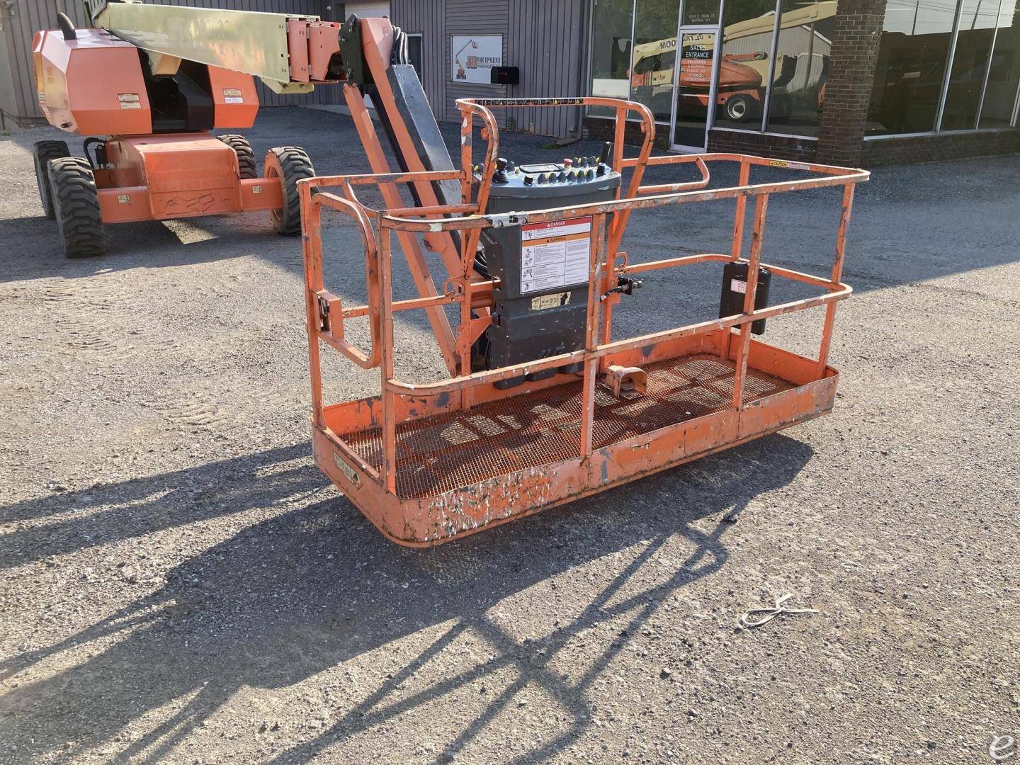 2016 JLG 660SJ