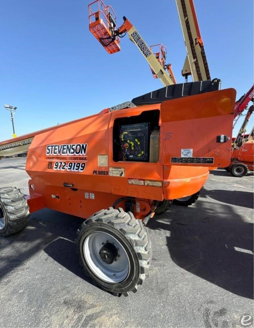 2015 JLG 660SJ
