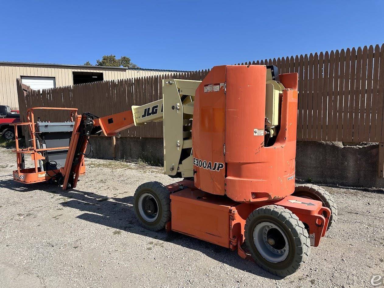 2018 JLG E300AJP