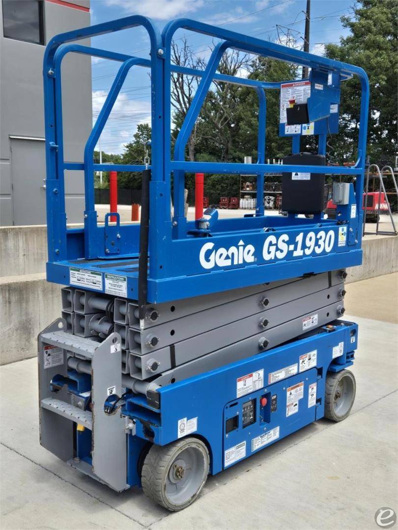 2017 Genie GS1930 Electric Scissor Lift - 123Forklift