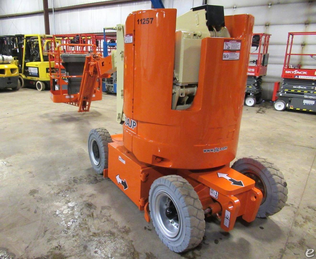 2011 JLG E300AJP