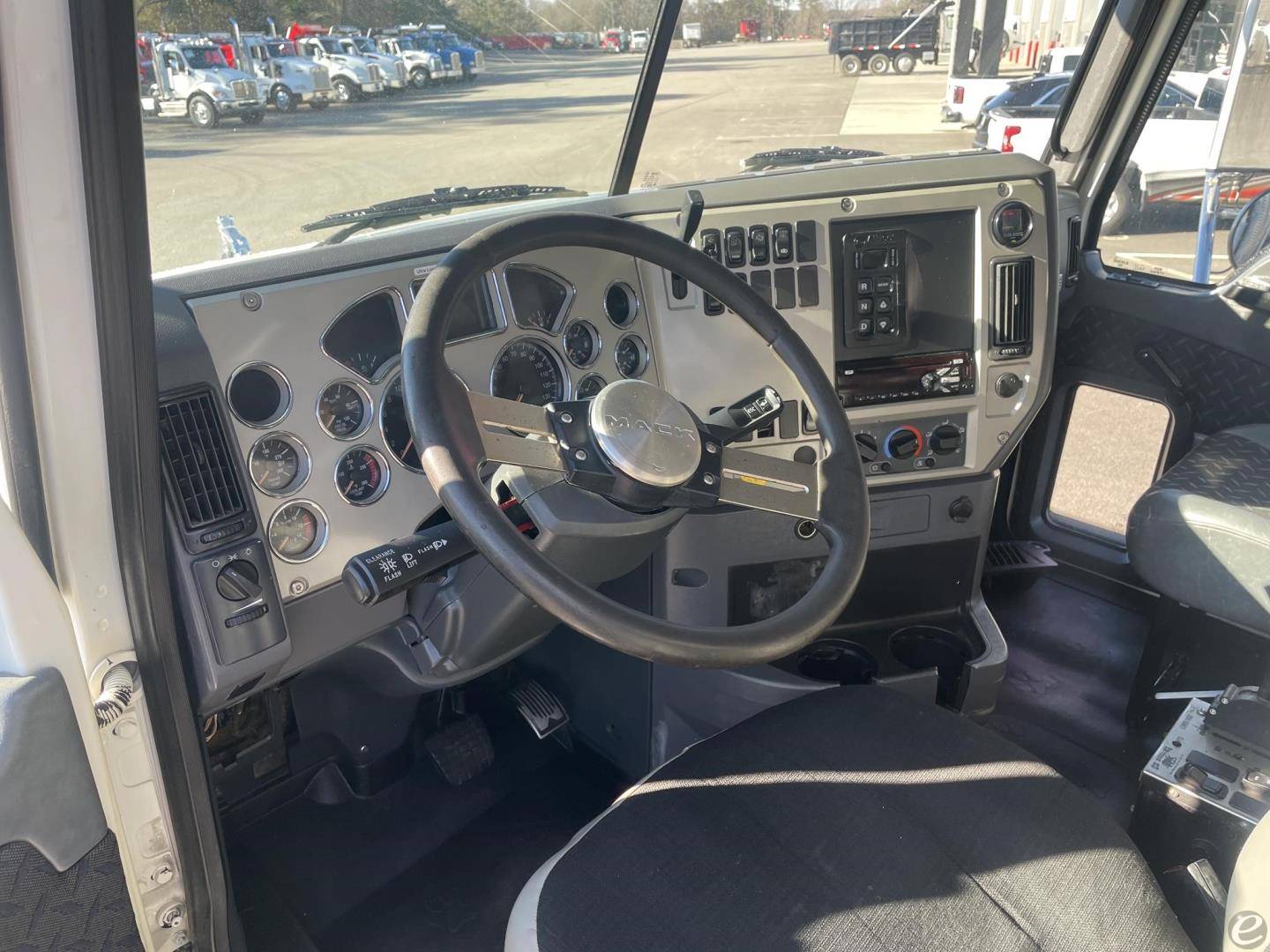 2017 Mack GRANITE GU713