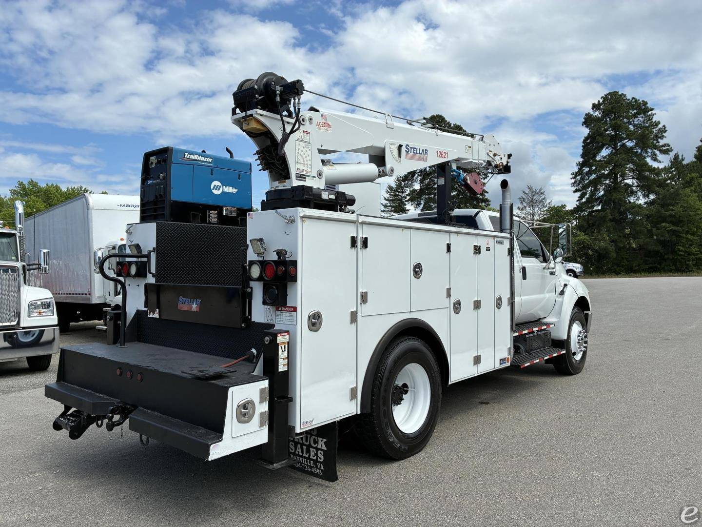 2015 Ford F750 XLT SD