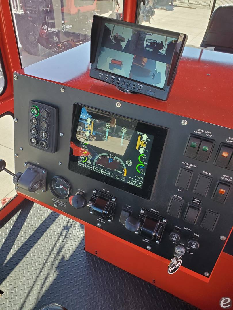 2022 Shuttlewagon NVX5025