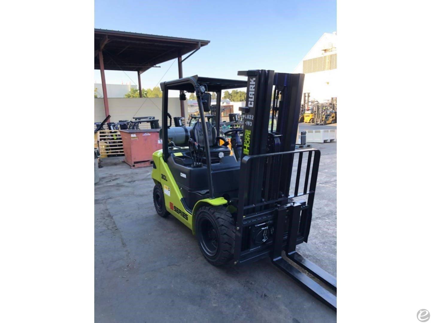 2023 Clark S30L