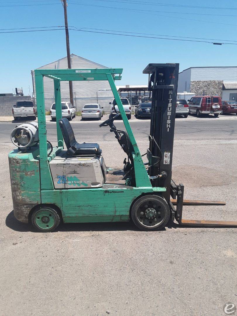 1996 Mitsubishi FGC25B