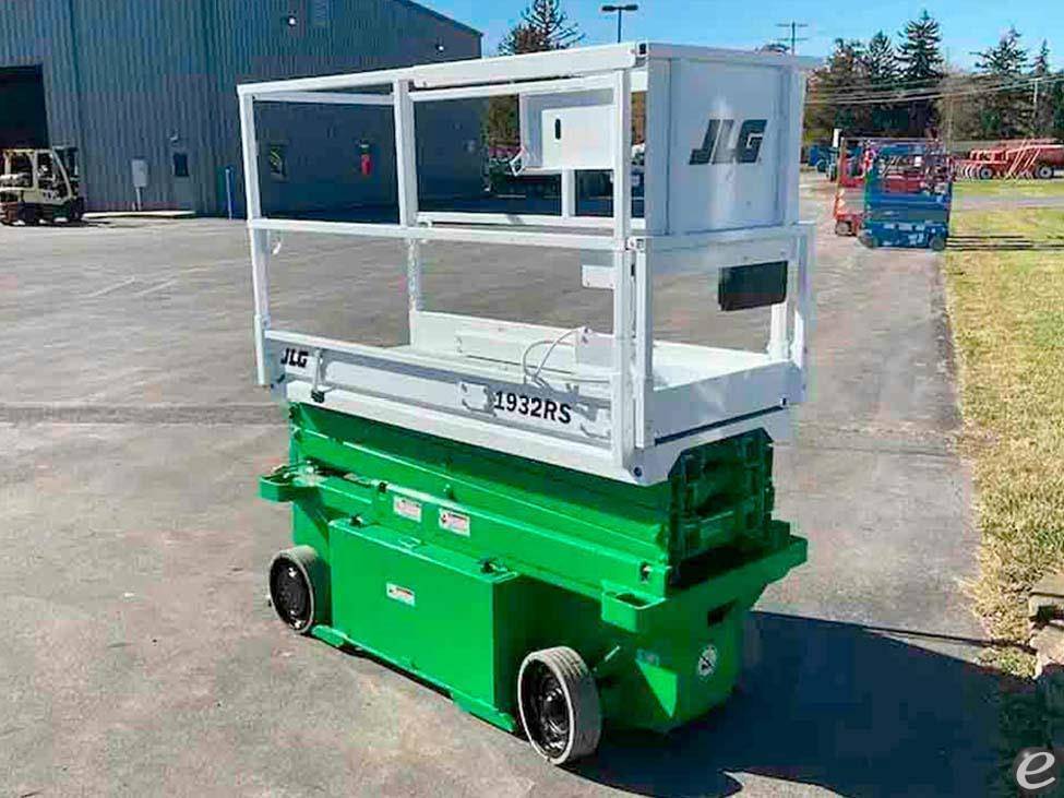2017 JLG 1930ES